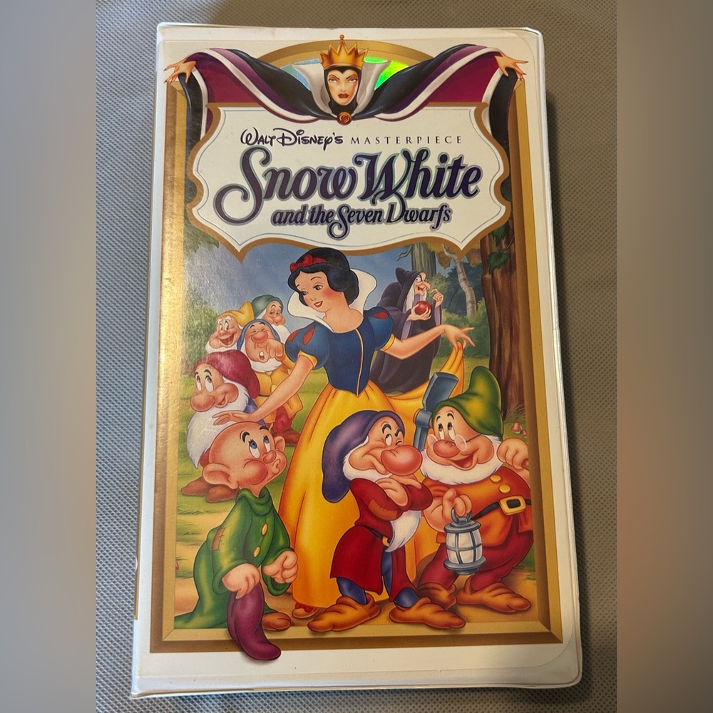 Walt Disney’s Masterpiece Collection Snow White and the Seven Dwarfs VHS